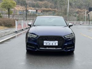 La <span class=keywords><strong>Limousine</strong></span> <span class=keywords><strong>Audi</strong></span> <span class=keywords><strong>S3</strong></span> 2.0T 2019, un véhicule essence professionnel, a un <span class=keywords><strong>prix</strong></span> d'exportation relativement bas. - Product Image 2