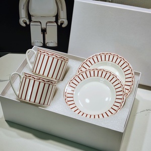 Juego de Tazas de Café de Cerámica de Alta Gama Estilo Europeo con Diseño de Animales de la Selva, Caja de Regalo Ecológica y Exquisita para Té de la Tarde - Product Image 4