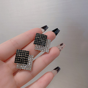 Boucles d'oreilles carrées géométriques en diamant noir style vintage, tendance, élégantes, sensation de luxe, boucles d'oreilles cubiques pour <span class=keywords><strong>femme</strong></span> - Product Image 5