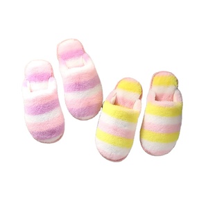 Vente en gros, pantoufles pour enfants, maison, chaud, doux, antidérapant, peluche, enfants, pantoufles d'hiver pour filles - Product Image 1