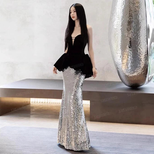 Abito a sirena Sharon Said SF425 nero e <span class=keywords><strong>argento</strong></span> patchwork, senza spalline, scollo a V, con volant, lungo fino al pavimento, per ballo di fine anno, feste, anniversari, occasioni speciali - Product Image 1