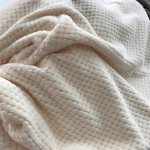 Chăn nỉ flanel polyester tùy chỉnh, chất liệu mềm mại, kiểu dáng hiện đại, dùng làm quà tặng, du lịch, trang trí nhà cửa, bán buôn. - Product Image 5