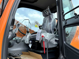 बिक्री के लिए 2026 22 टन क्रॉलर खुदाई के साथ 0.92 एम 3 ट्रैक्टर उत्खनन DX220LCA-2M - Product Image 6