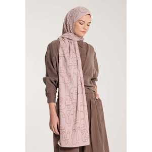 Écharpe et mouchoir carrés en tissu uni de couleur nude avec motif marginal - Product Image 2