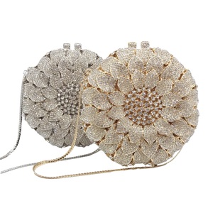 Sac de soirée élégant pour femme avec fleurs et strass, pochette tournesol, sac à main tendance pour cocktail et soirée dansante - Product Image 6