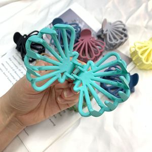 Pince à cheveux <span class=keywords><strong>femme</strong></span> <span class=keywords><strong>de</strong></span> haute qualité conception <span class=keywords><strong>de</strong></span> coquille évidée sablée Pc queue <span class=keywords><strong>de</strong></span> cheval griffe <span class=keywords><strong>de</strong></span> requin accessoires <span class=keywords><strong>de</strong></span> cheveux <span class=keywords><strong>de</strong></span> Style Simple - Product Image 4