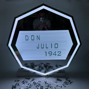 Fornecedor ODM, Placa de Mensagem LED Personalizada com Logo <span class=keywords><strong>DIY</strong></span>, Letras em Hexágono Prata RGB, Decoração para Bar e Festa - Product Image 1