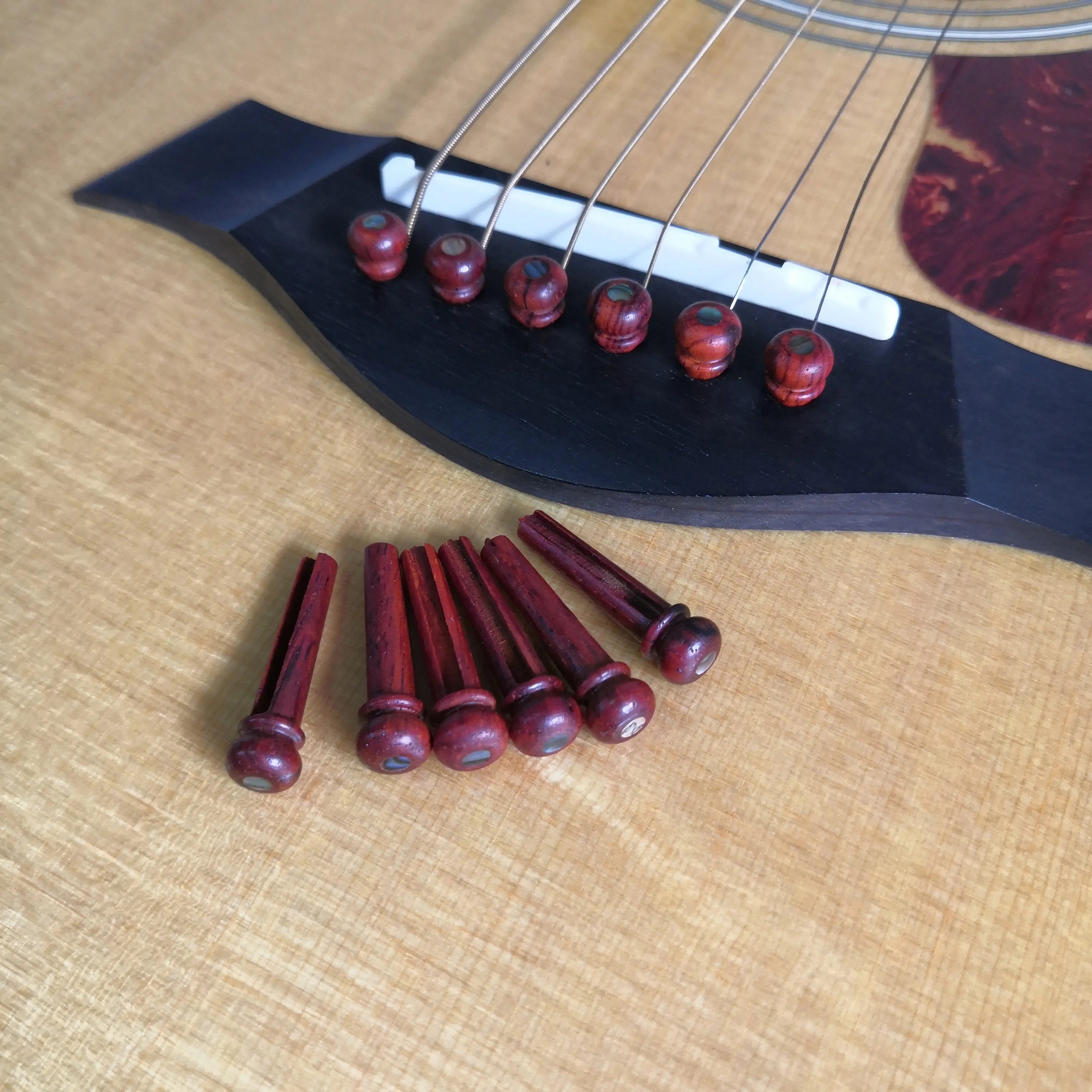 Factory Wholesale Guitar Parts Serie akustischer, hochwertiger Gitarren brücken stift