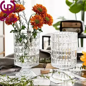 結婚式のセンターピース家の装飾卓上装飾花瓶手吹き小さなクリアゴブレットヴィンテージフラワーフットクリスタルガラス花瓶