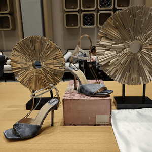 Zapatos de Tacón Alto Jimmy de Alta Calidad con Incrustaciones de Diamantes, Correa de Cadena, Ajuste Delgado, Modernos y Elegantes, Nuevo Éxito de Ventas - Product Image 3