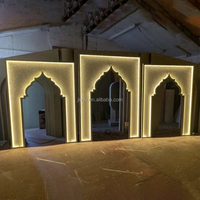 Toile de fond de mariage en acrylique de style palais indien de luxe, impression dorée, arche LED, toile de fond en PVC acrylique pour la décoration de la scène de mariage