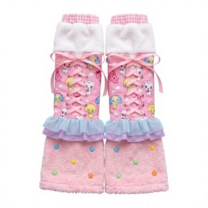Jambières en fausse fourrure rose style Lolita avec imprimé de personnage, ourlet à volants et design à lacets en ruban - Product Image 1