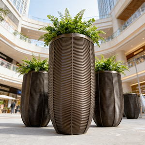 กระถางต้นไม้ทรงกระบอก FRP เคลือบโลหะ สำหรับตกแต่งล็อบบี้โรงแรมหรู กระถางไฟเบอร์กลาสสีทอง กระถางดอกไม้คุณภาพสูง - Product Image 2