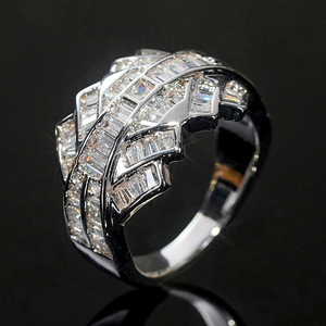 A339 Anello di Lusso in Argento con Diamanti per Donna, Taglio Baguette, Colore G Naturale, Gioielli da Matrimonio - Product Image 3