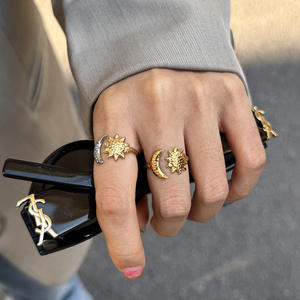 Anillos de Acero Inoxidable 18K al por Mayor, Joyería Clásica, Simple y Moderna, Anillos Ajustables para Parejas con Diseño de Sol y Luna - Product Image 4