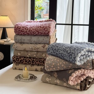 Coperta <span class=keywords><strong>in</strong></span> pile di flanella 100% poliestere con stampa floreale vintage e nappe a pompon, morbida e calda per tutte le stagioni, ideale per divano e ufficio - Product Image 5
