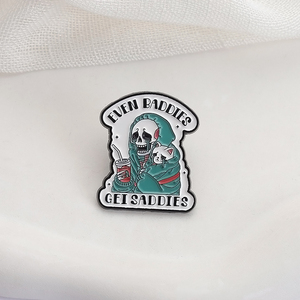 Même les méchants obtiennent des méchants émail broche drôle santé mentale gothique crâne café métal broche revers Badge bijoux cadeau pour les amis - Product Image 3