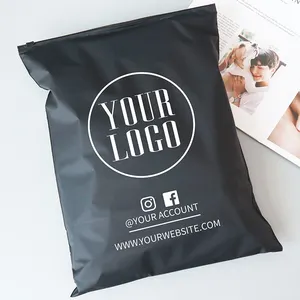 Bolsa de embalaje plana para ropa personalizada, bolsa de plástico negro esmerilado con cremallera para paquete de camisetas