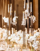 Candélabre moderne en métal doré et verre à 8 bras, centre de table décoratif pour mariage et événements, Simpson SPS-12 H 126cm