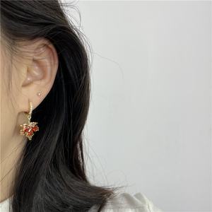 Pendientes de Aro Colgantes de Hoja de Arce Roja de Latón con Circonita Cúbica y Borlas Largas, Bañados en Oro de 18k, con Pedrería, Regalos - Product Image 2