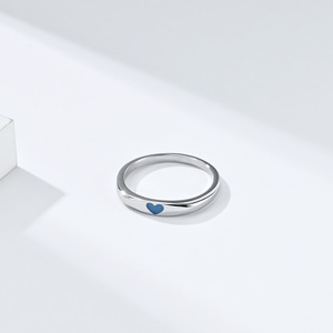 Japanese and Korean style minimalist luxury heart-shaped <b>titanium</b> steel women's <b>ring</b>, niche design, suitable for weddings, propo - Product Image 4