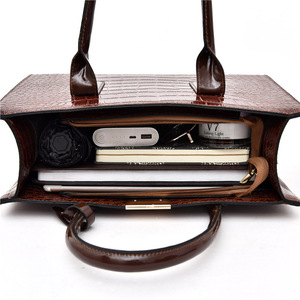 Hot 2025 Bán Trung Quốc Thị Trường Trực Tuyến Bán Buôn Cảm Thấy Vải Ví Và Túi Xách Hàng Ngày Sử Dụng Của Phụ Nữ Vai Tote Túi - Product Image 3