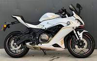 QJMoto SRK350 350cc Moteur refroidi par eau Moto sportive d'entrée de gamme Haute performance à prix abordable Convient aux débutants