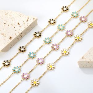 Pulsera de Flores Coloridas con Dijes Personalizados al por Mayor, Joyería de Acero Inoxidable, Pulsera de Cadena con Cuentas Redondas Chapadas en Oro de 18k para Mujer - Product Image 4