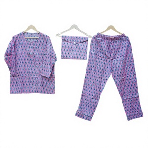Nuevo Conjunto de Pijama de Algodón 100% para Mujer con Estampado Digital, Camiseta de Cuello Redondo Floral de Talle Alto y Pantalones Cortos de Cintura Elástica de Secado Rápido - Product Image 1