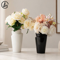 Vase à fleurs en céramique noir et blanc, design géométrique sculptural, finition brillante, accent d'intérieur moderne ARM LVG