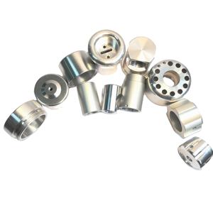 Mecanizado CNC personalizado de bajo costo Piezas de aluminio de alta precisión Servicios de procesamiento de compuestos de fresado y torneado - Product Image 1