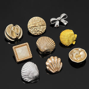 Botones Personalizados de Fábrica KUNSHUO, Botones de Concha, Estrella de Mar, Forma Irregular, Vástago de Metal, Botones Elegantes para Ropa de Mujer - Product Image 1