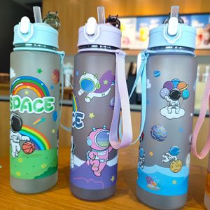 Creative Cartoon Astronaut Water Bottle 500Ml Leak Proof Travel Outdoor Student Gift Plastic Drinkware - Product Image 3