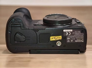 กล้อง Lumix GH5S เซ็นเซอร์ CMOS ความละเอียดสูงแบบ Four-Thirds กล้องดิจิตอล 4k 10MP รุ่น GH5S - Product Image 4