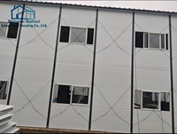 Maison conteneur modulaire préfabriquée en acier galvanisé ZN, avec panneaux sandwich isolés, pour hôtel, salon mobile ou dortoir.