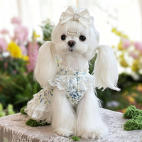 Robe de princesse florale pour chien avec nœud papillon, vêtements mignons et luxueux pour petits chiens et chats, tenue d'été respirante pour chiot, idéale pour les anniversaires