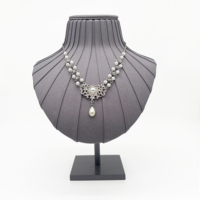 Accessoires de vitrine de bijoux de qualité supérieure Présentoirs de comptoir et de boutique personnalisés pour bagues Colliers Bracelets Bracelets Pendentifs Montres
