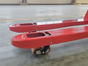 รถยกพาเลทไฟฟ้าแบบกำหนดเองได้ 1500 กก. 1.5 ตัน 3000 ปอนด์ มอเตอร์ AC ขนาดตะเกียบ 1220x685 มม. สำหรับใช้งานภายในอาคาร - Product Image 2