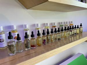 Venta caliente Aceite esencial de masaje puro y natural Pétalo de Rosa Aceite multiusos Cara Cuerpo y cabello - Product Image 4