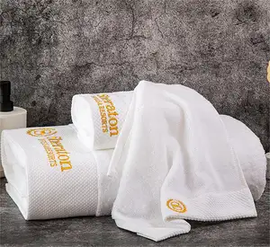 优质16s白色浴巾套装定制logo 500-600 gsm高吸收毛巾布酒店客房毛巾套装