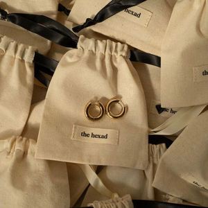 Customized Gift <b>Drawstring</b> <b>Pouch</b> Natural Cotton Dust <b>Pouches</b> With Silk Ribbons - Product Image 5