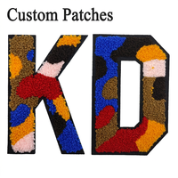 Patchs en chenille 3D personnalisés en gros, badges thermocollants à lettres et paillettes, patchs brodés de formes variées pour vêtements et chapeaux