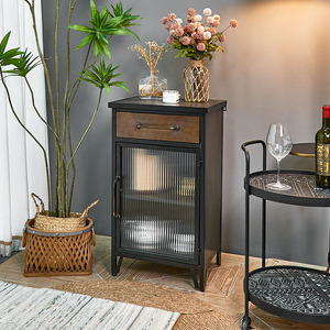 Mueble de Almacenamiento Metálico de Estilo Industrial Vintage de Nuevo Diseño para Sala de Estar Pequeña o Cocina, con Puerta de Vidrio - Product Image 3