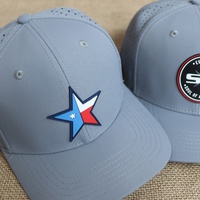 Casquettes de golf personnalisées de haute qualité à 6 panneaux avec logo en caoutchouc, trous perforés au laser, vente chaude, casquettes snapback pour hommes pour le sport de plein air et la randonnée