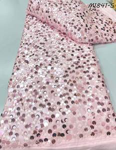 Plain Velvet Cream Lace Plenty Sequins Floral Patch Trim Bridal Saree con trabajo pesado - Product Image 4