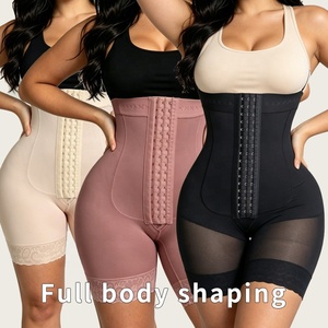Shorty gainant sculptant intégral grande taille à maintien moyen, avec bretelles réglables, effet rehausseur <span class=keywords><strong>de</strong></span> fesses <span class=keywords><strong>et</strong></span> broderie - Product Image 1