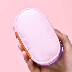 Ensemble de 10 mini pinceaux de maquillage Kabuki, manche court en cristal, poils synthétiques, emballage en pochette portable pour usage professionnel - Product Image 5