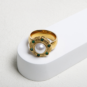 Anello Vintage in Acciaio Inossidabile 316 Placcato Oro 18K PVD con Perla e Zirconia Cubica Verde 5A, Gioiello Unico da Donna - Product Image 1