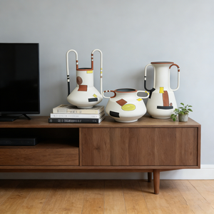 <span class=keywords><strong>Set</strong></span> di 3 Vasi in Ceramica Bianca Opaca con Motivi Geometrici Colorati e Manici, Vaso Decorativo da Tavolo per Fiori - Product Image 6