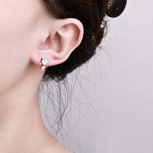 Ensemble de boucles d'oreilles en argent sterling S925 avec boucles d'oreilles en moissanite - Product Image 3